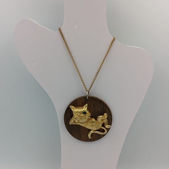 Winking Cat Pendant Wood Base Green Rhinestone Gold Tone Vintage Retro Unsigned - Picture 8 of 15